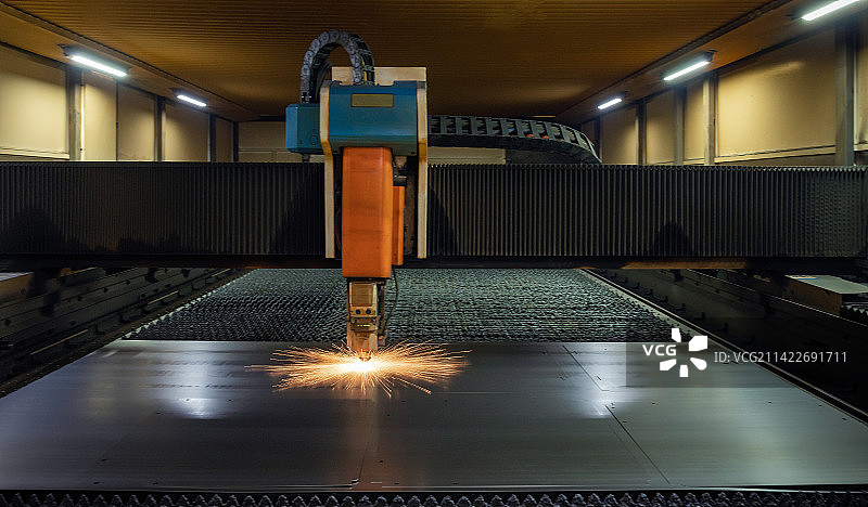 Laser cladding and additive manufacturing
