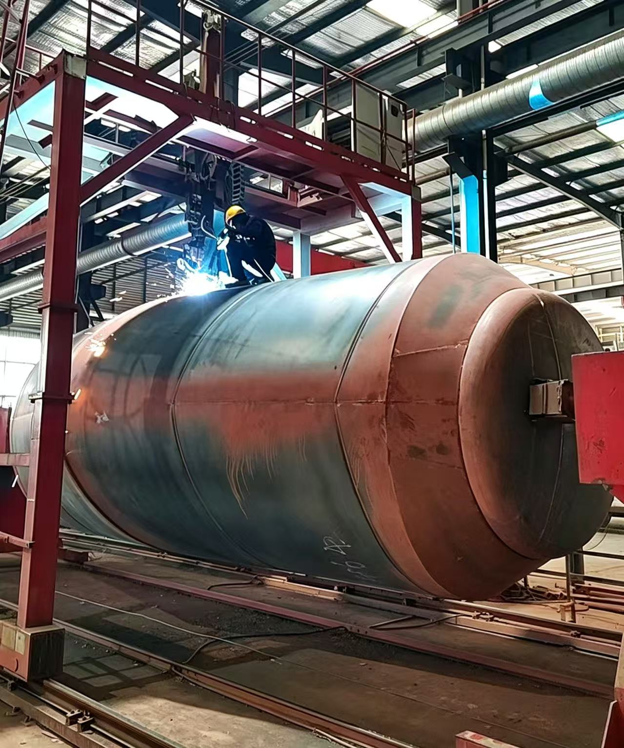 Pressure vessel and tank welding